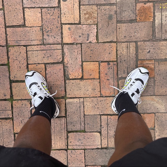 Nike Air Max Tailwind 4 - Picture 2 of 3